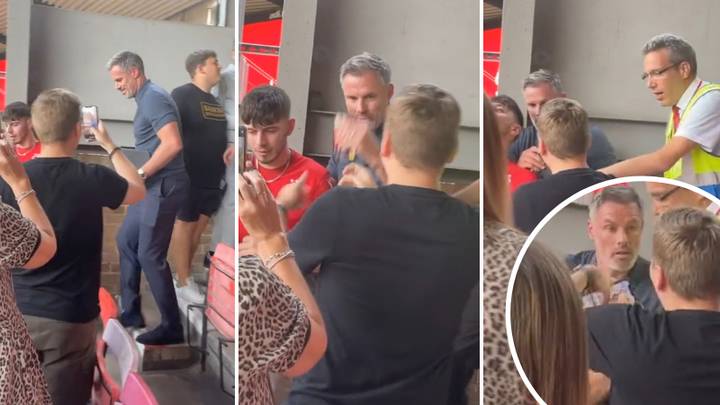 Carragher arrache le téléphone d’un fan de Nottingham Forest lors d’un échange houleux au City Ground