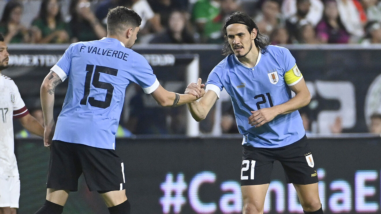 Fede Valverde et Edinson Cavani