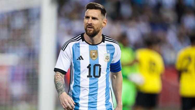 Di Maria et Gomez titulaires avec Messi, les compos officielles du match Argentine – Arabie Saoudite