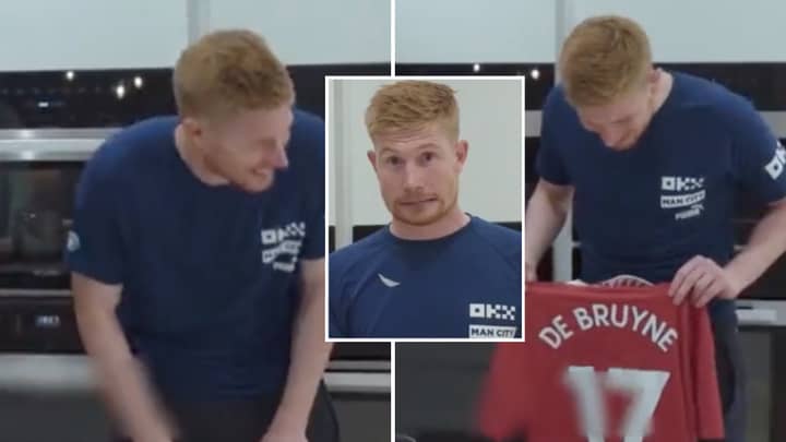 De Bruyne a reçu un maillot de Man Utd avec son nom dans le dos, sa réaction était inestimable