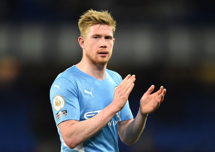 « Il est absolument irréel, ne s’est pas beaucoup entraîné » : De Bruyne salue un joueur de Man City