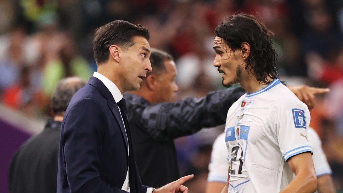 Qatar 2022: ça sent la fumée à l’Uruguay, Cavani tacle le sélectionneur