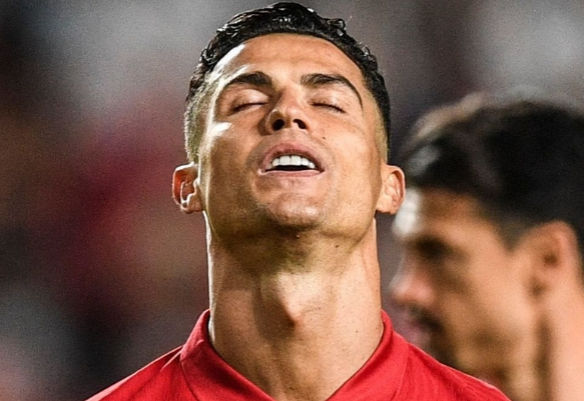 Capa Cristiano Ronaldo triste Portugal 584x401 1