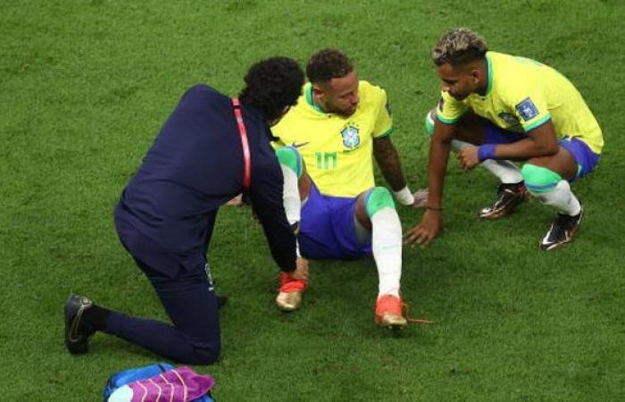 Mondial 2022: Blessé, Neymar envoie ses félicitations à ses coéquipiers après la victoire du Brésil