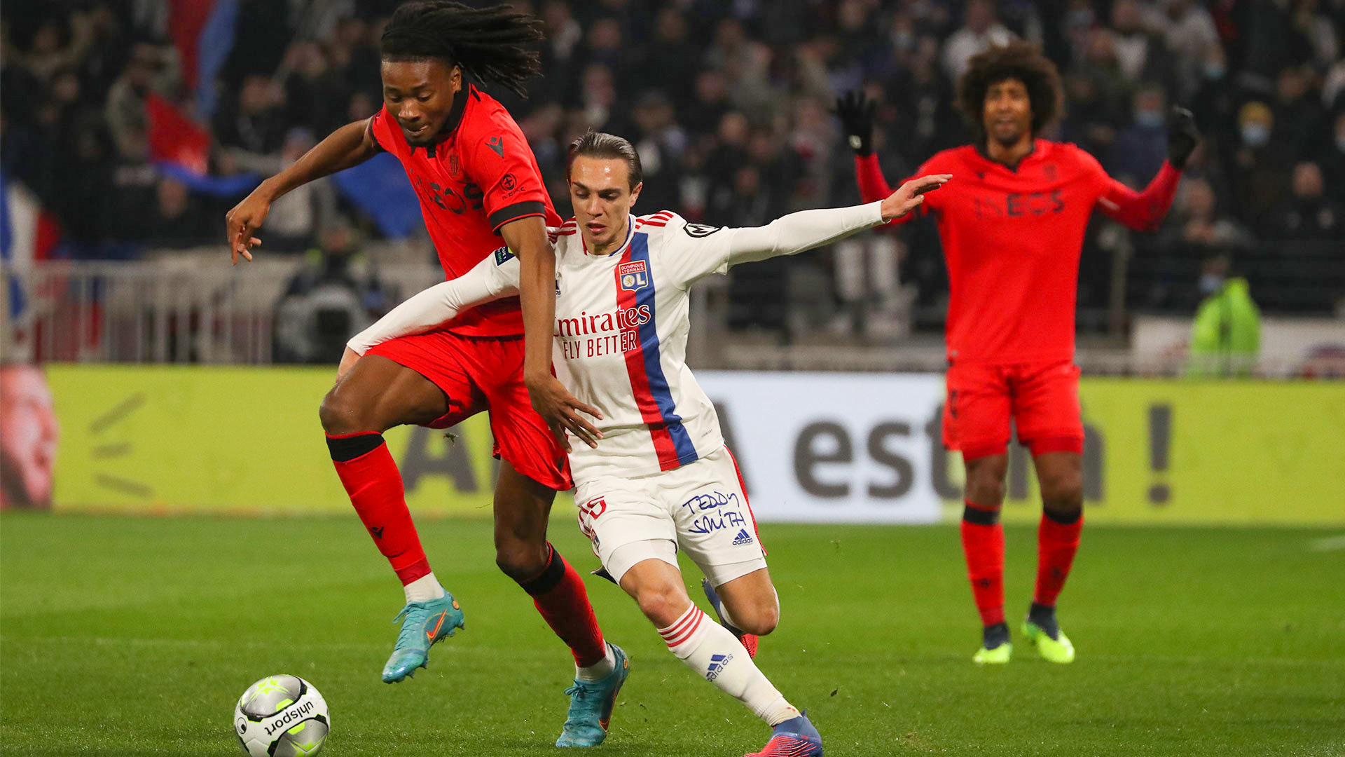 Karl Toko Ekambi et Nicolas Pépé titulaires, les équipes officielles du choc Lyon – Nice