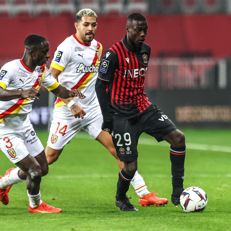 Ligue 1 : Accroché par Nice, le RC Lens laisse filer le PSG 