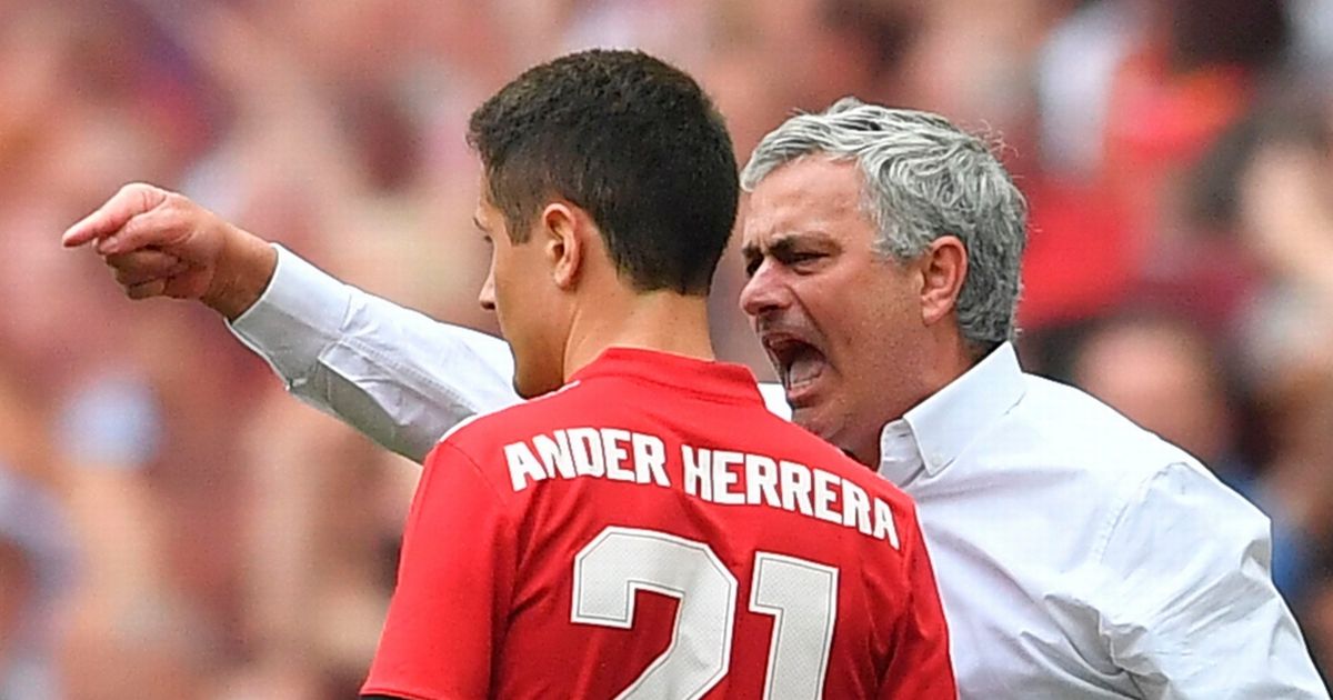 Ander Herrera révèle une promesse qu’il a faite à Mourinho : «Même s’il va WC je le suis Coach»