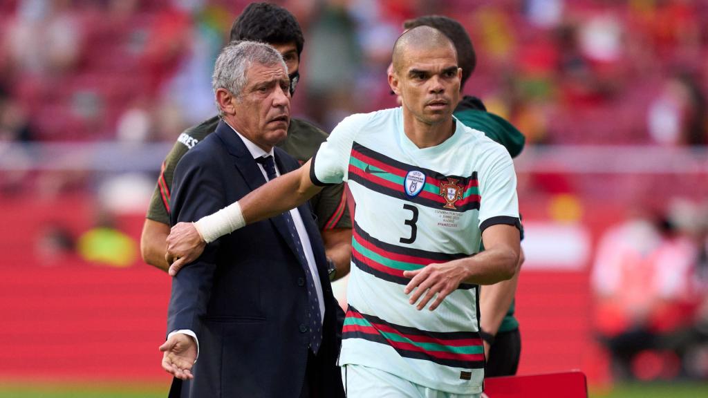 Premier joueur portugais à réagir, Pepe rend hommage à Fernando Santos