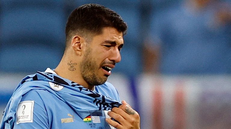L’Uruguay éliminé, Luis Suarez s’attaque à la FIFA