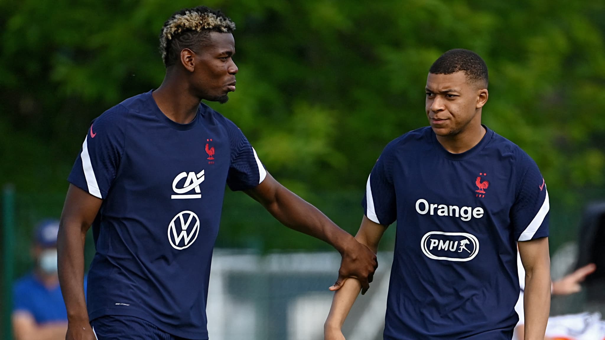 Paul Pogba et Kylian Mbappe a l entrainement des Bleus 1059071