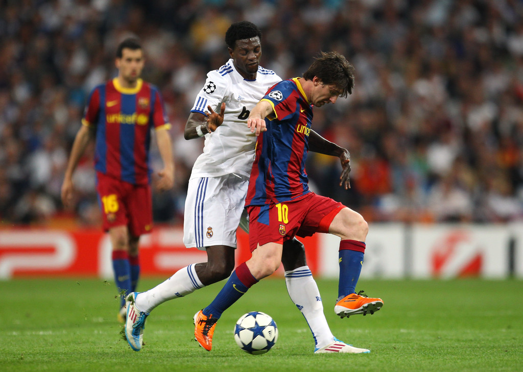 Adebayor trahit un secret de vestiaire : « On a fait une semaine de vidéo pour arrêter Messi »