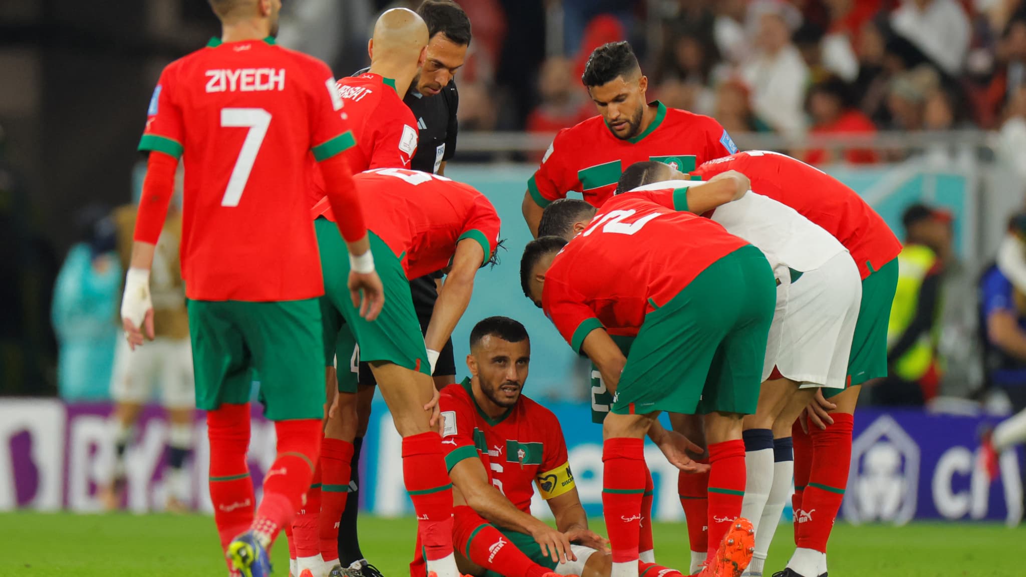 Romain Saiss sorti blesse face au Portugal en quarts de finale de la Coupe du monde le 10 decembre 2022 1538469