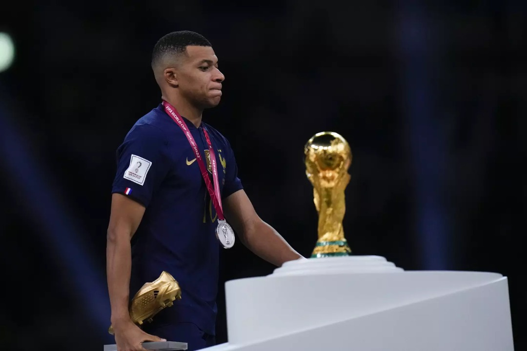 Qatar 2022: Une légende anglaise chante les louanges de Mbappé après la finale, « Tu m’as fait crier comme un gamin »