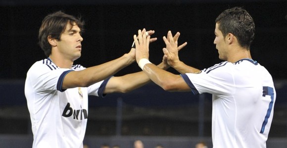 kaka y cristiano ronaldo celebran un gol en su etapa en el real madrid efe