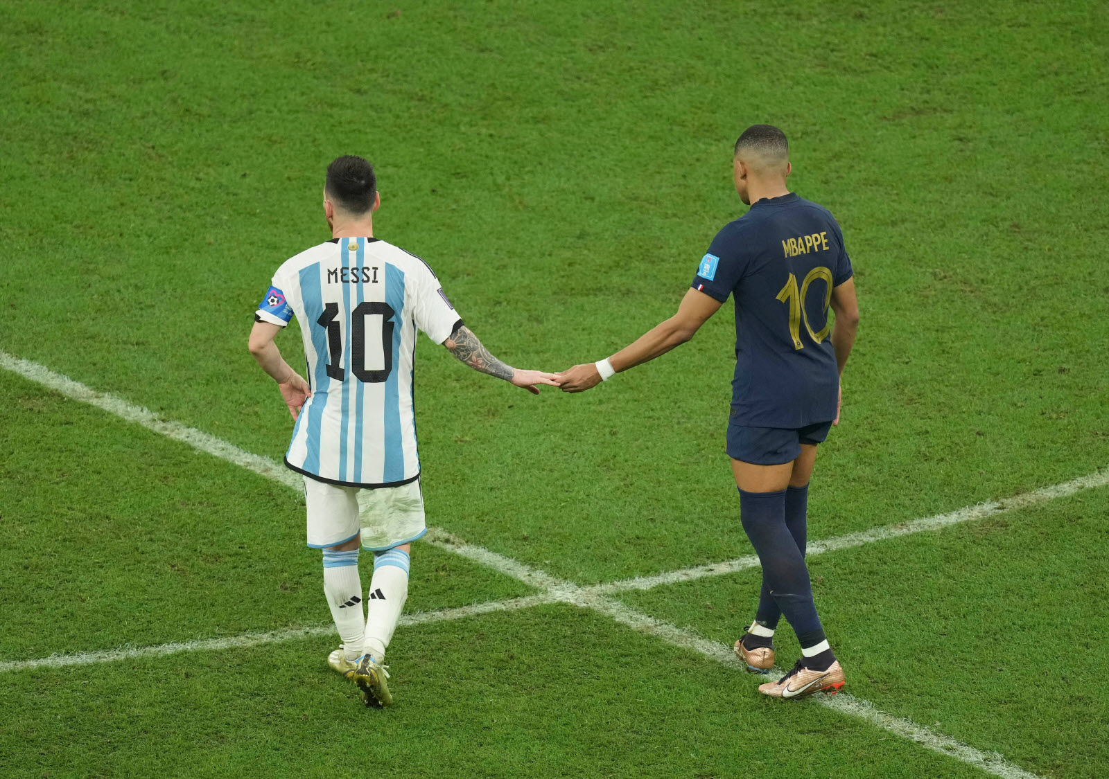 Antonio Conte zappe Messi et Mbappé : « Ce joueur a été fantastique lors du Mondial »