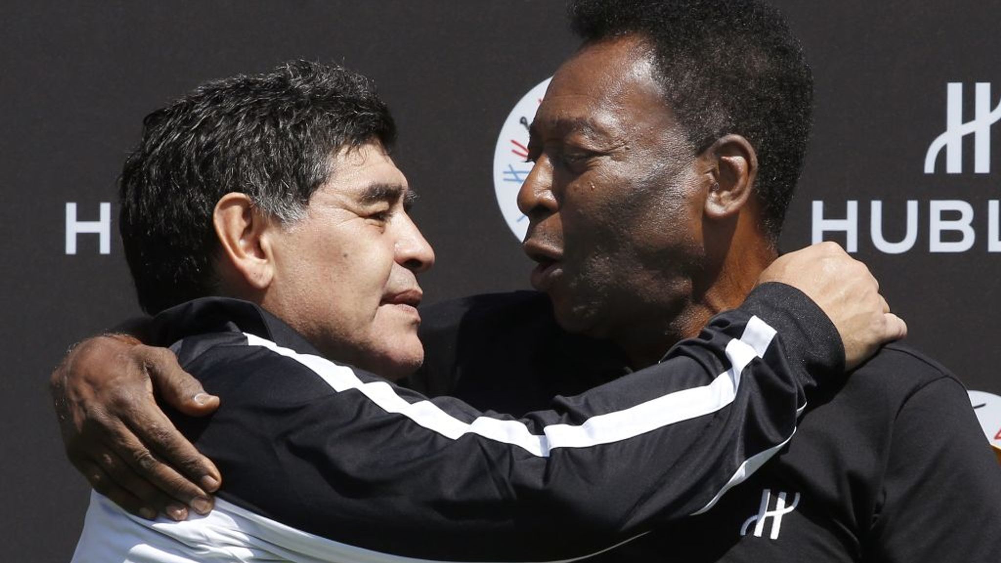 Totalement émouvant, ce qu’a dit Pelé après le décès de Maradona