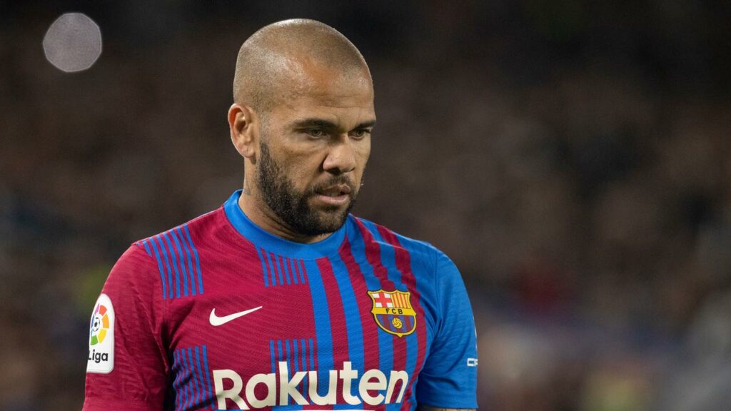 En détention provisoire, Dani Alves risque une lourde peine