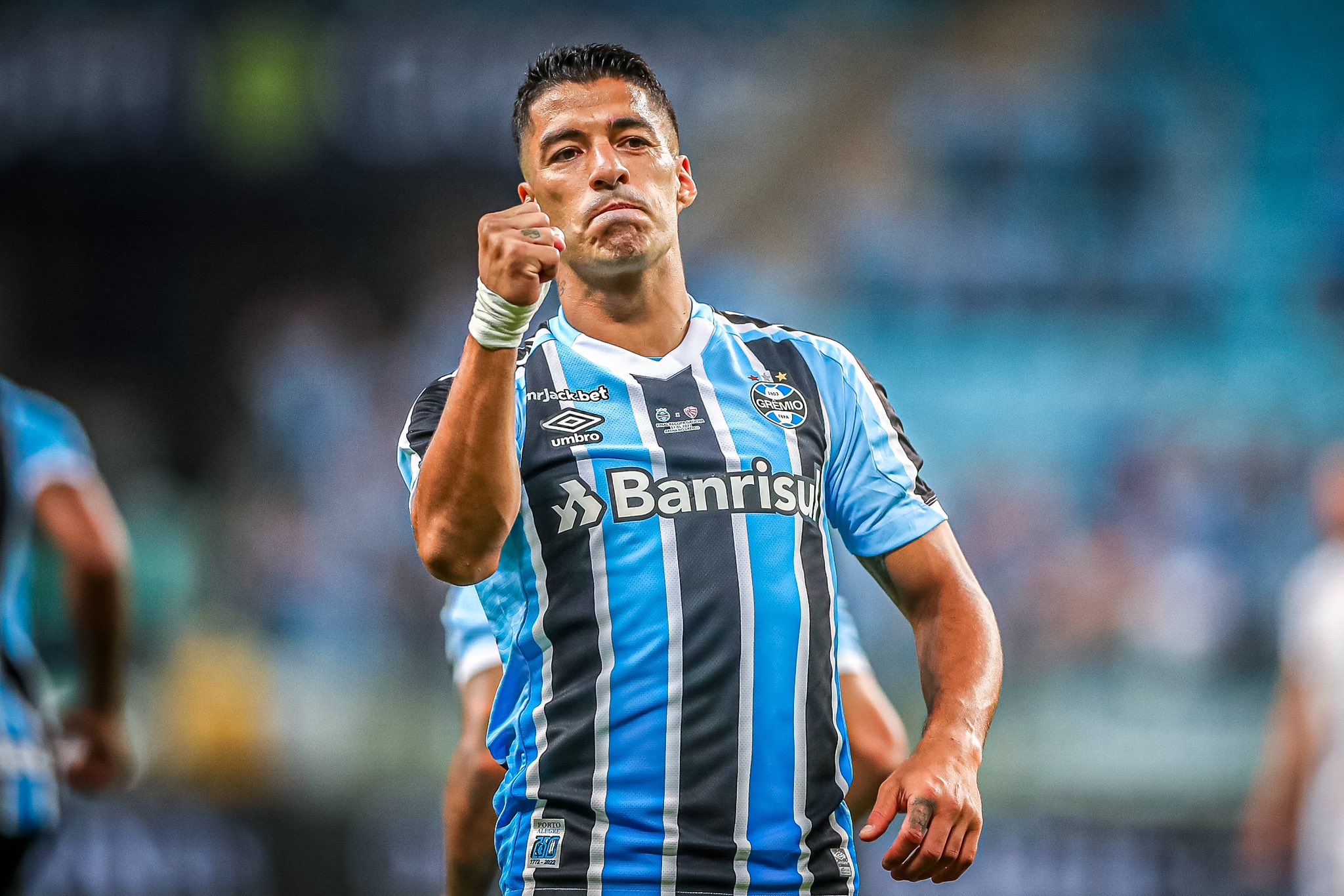 En feu, Luis Suarez s’offre un triplé pour son premier match avec Grêmio (VIDÉO)