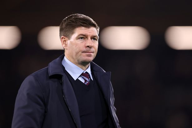 Éliminée prématurément au Qatar, la Pologne ne lâche pas Steven Gerrard