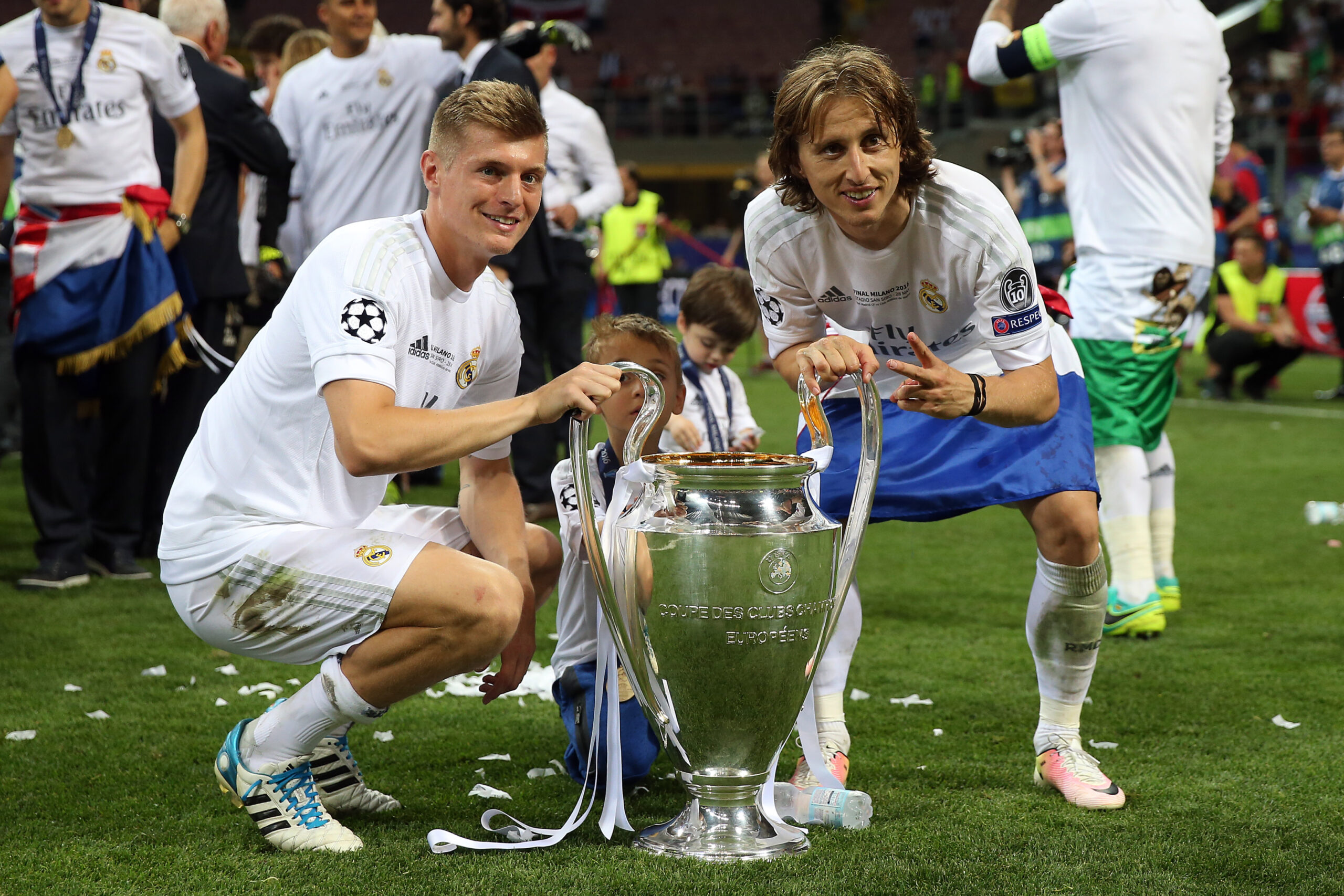  »Qu’est-ce qu’on fait là? »: Toni Kroos trolle brillamment Modric après son message d’anniversaire