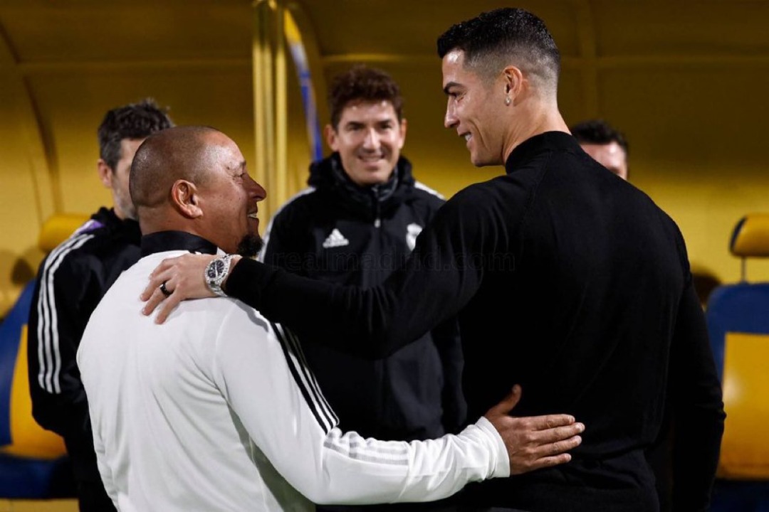 En visite, Ronaldo arrache le sourire aux stars du Real Madrid (PHOTOS)