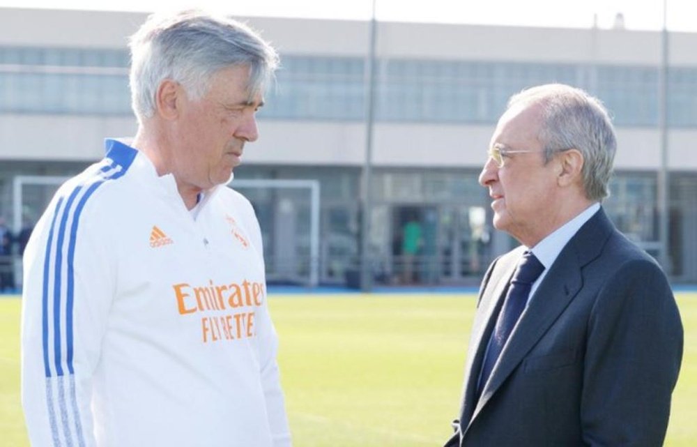 carlo ancelotti y florentino perez en un entrenamiento del real madrid al comienzo de la pretemporada 2021 22 twitter realmadrid