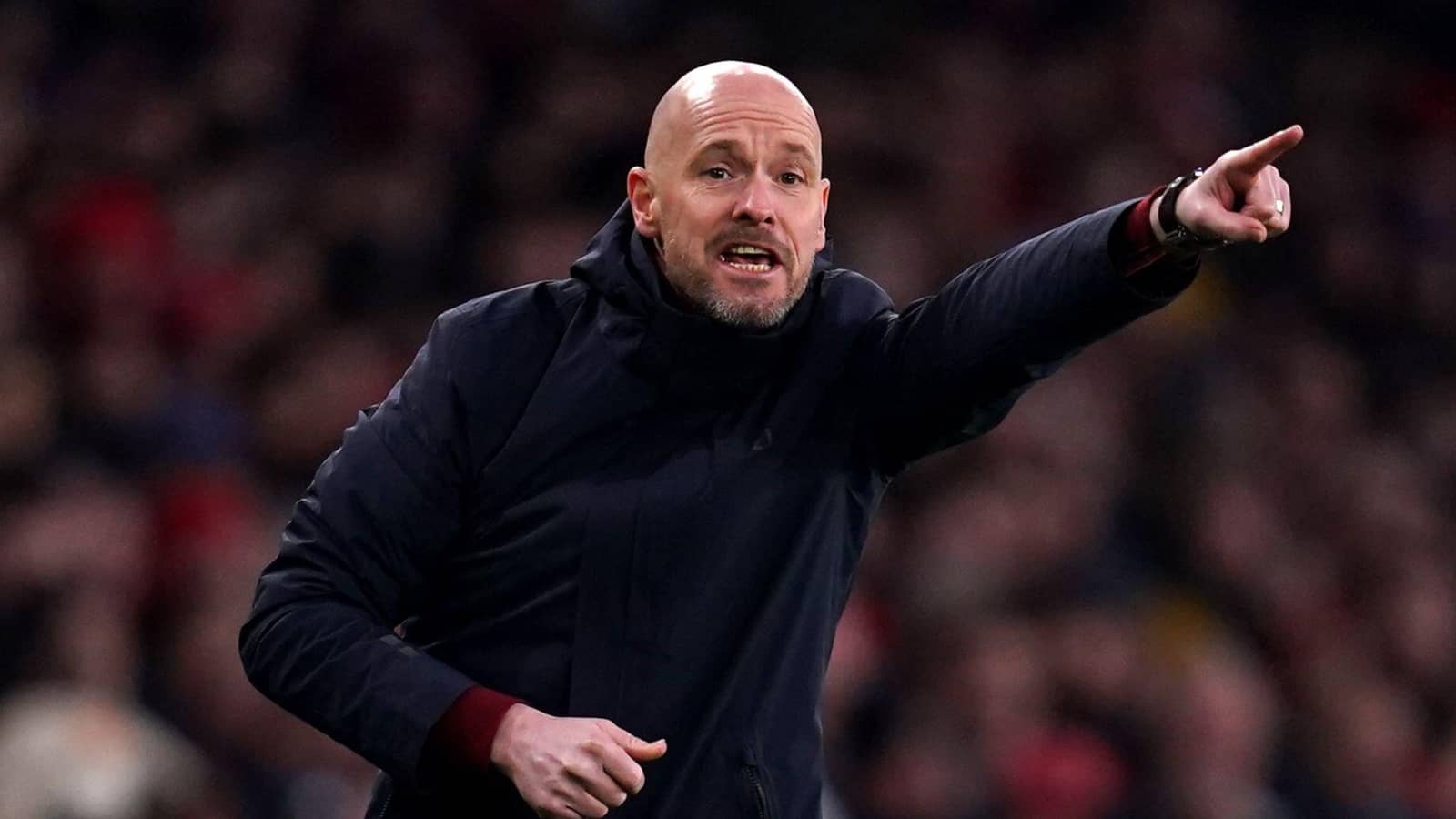 erik ten hag points during arsenal vs man utd at emirates stadium