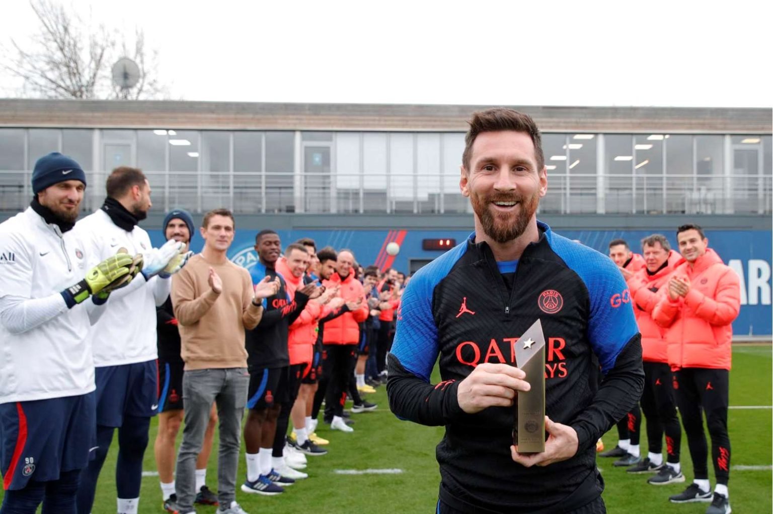 Messi revient et fait des promesses au PSG après avoir remporté la Coupe du Monde de la FIFA