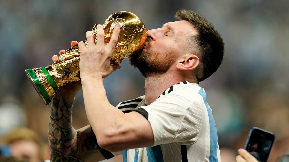 messi coupe du monde bisou