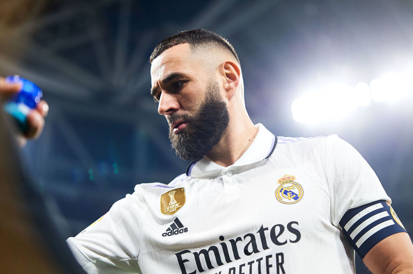 « Il est au complet », Ancelloti encense Benzema après son record