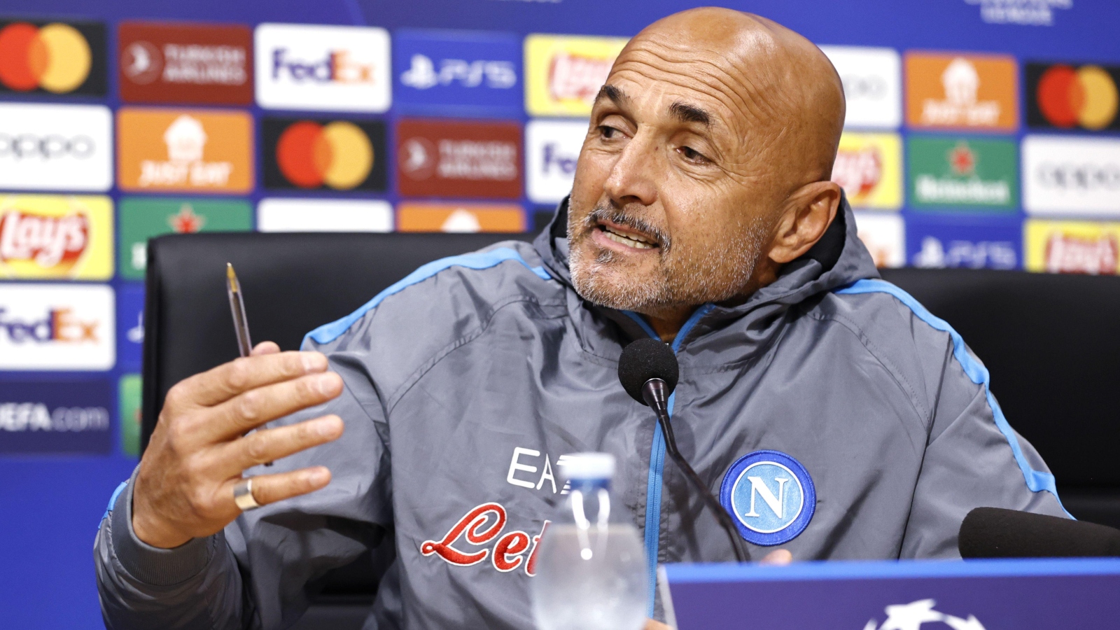 « Ils me parlent encore de Totti et Icardi » : Spalletti perd ses nerfs devant un journaliste italien !