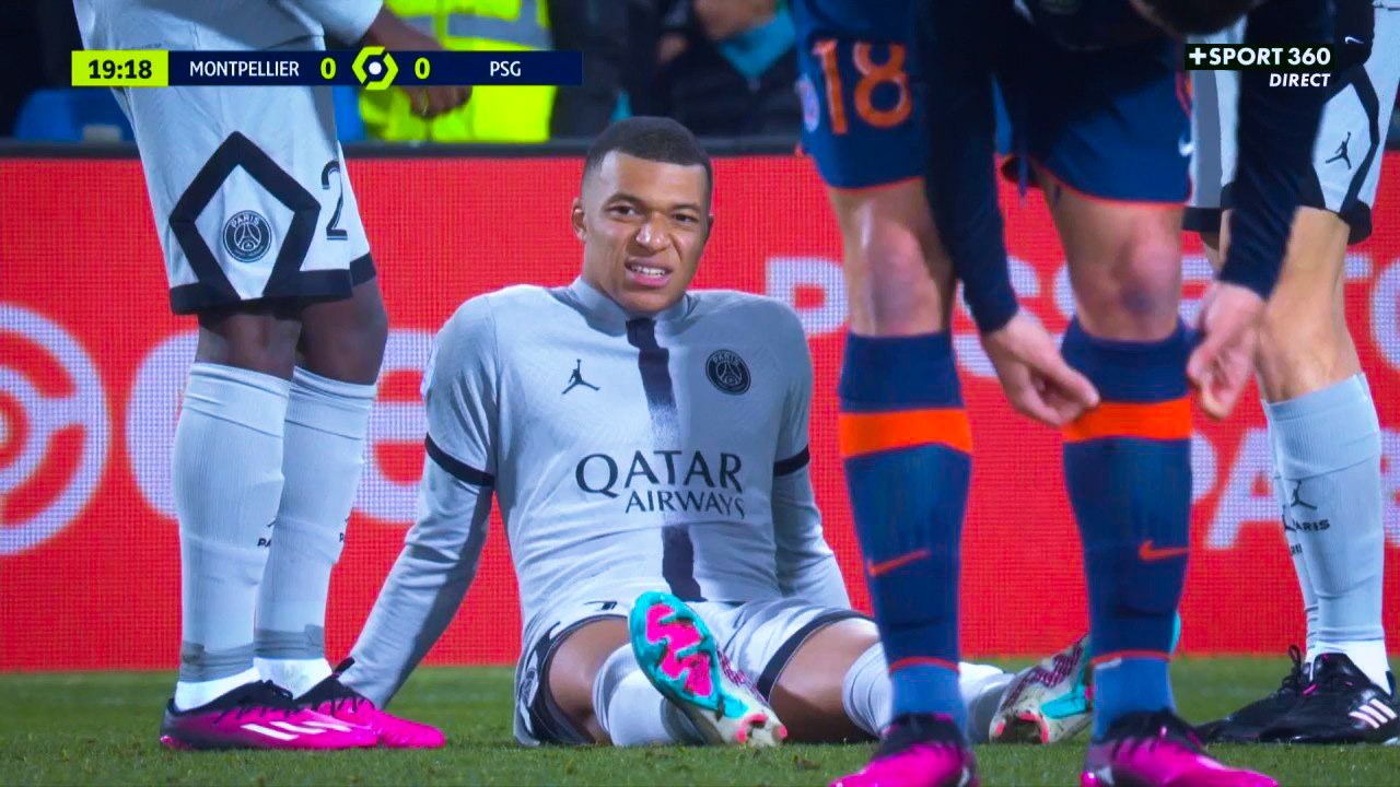 Mbappé rate deux penalties et sort sur blessure, Paris tremble !