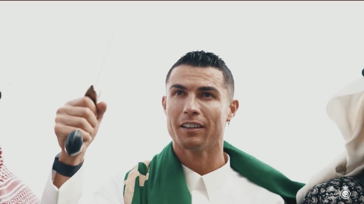 Ronaldo convertit en musulman ? Les images qui enflamment la Twittosphère