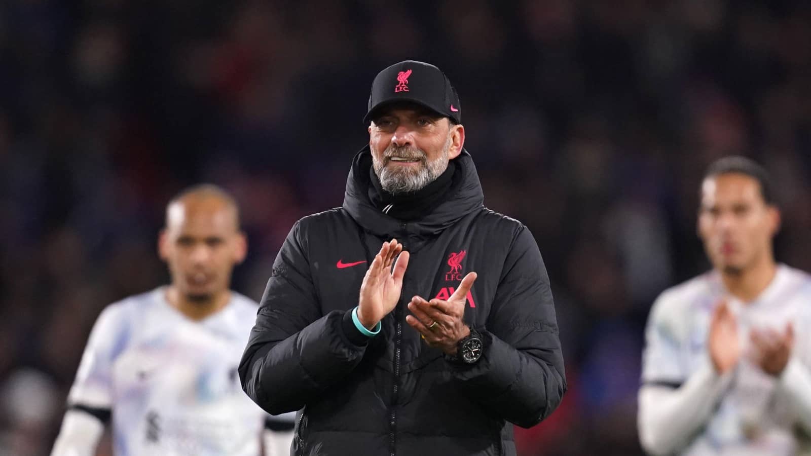 jurgen klopp applauds liverpool fans after crystal palace draw