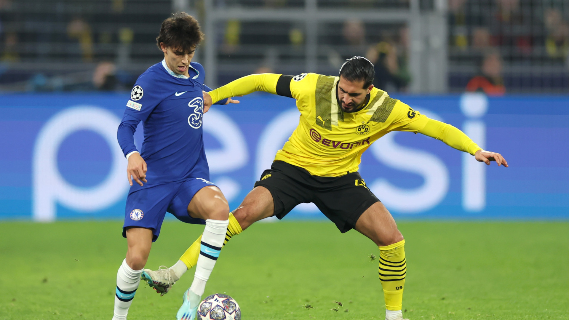 Karim Adeyemi offre la victoire à Dortmund face à Chelsea