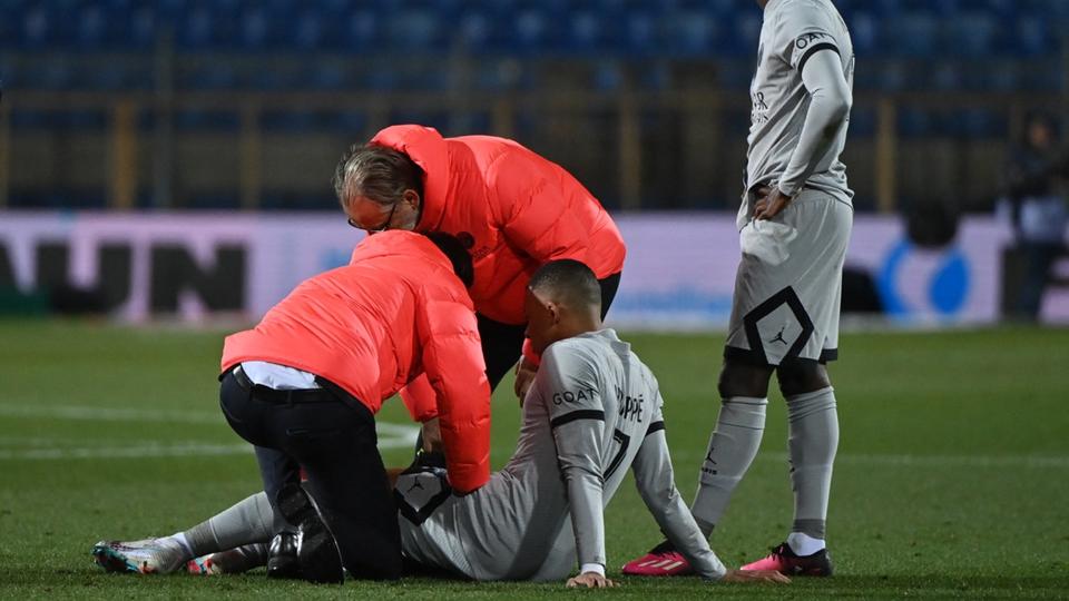 psg kylian mbappe sort sur blessure a 13 jours de la ligue des champions 63dad42983181 0