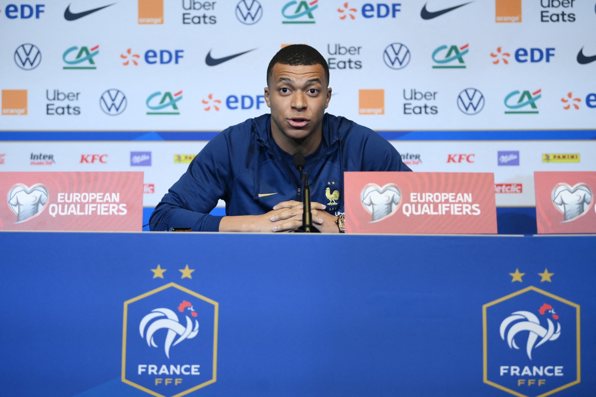 1580215 kylian mbappe tenait sa premiere conference de presse depuis qu il a ete designe capitaine des bleus