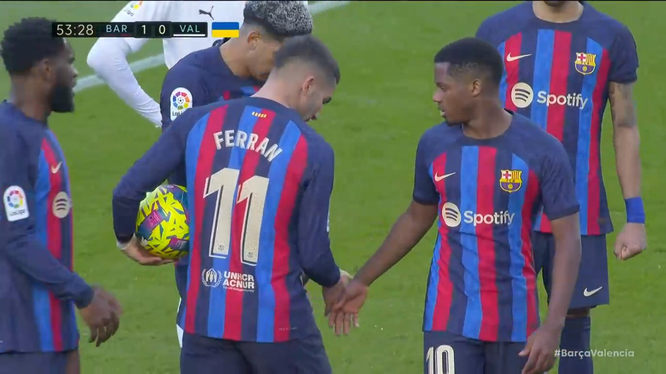 Torres et Ansu Fati se sont disputés pour un penalty face à Valence, l’image devient virale