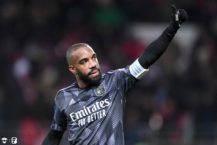 EdF : Pas appelé en équipe de France, Alexandre Lacazette envoie un message à Deschamps