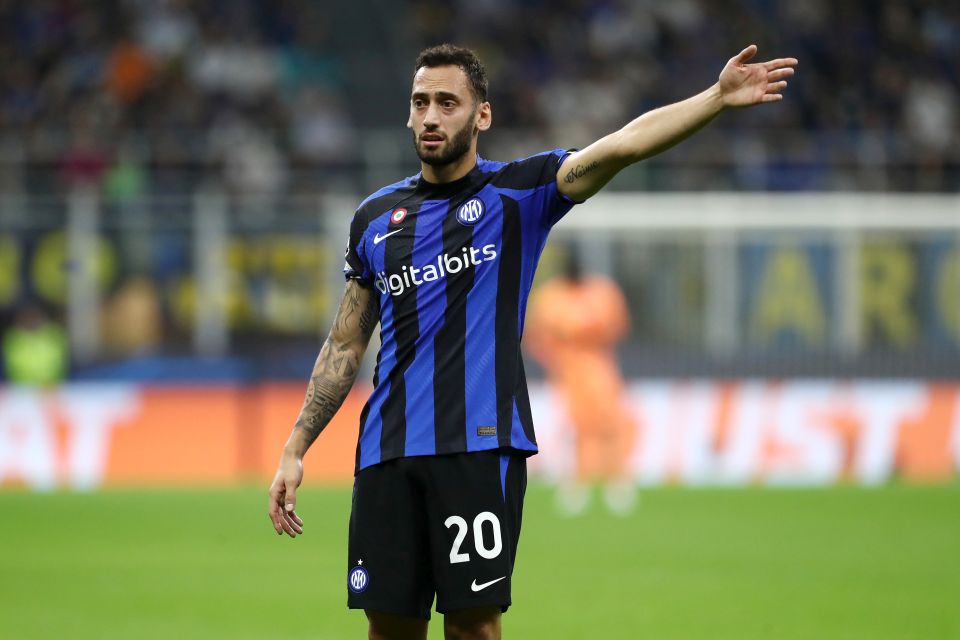 Hakan Calhanoglu invite ce taulier du Barça à quitter le club et rejoindre l’Inter Milan