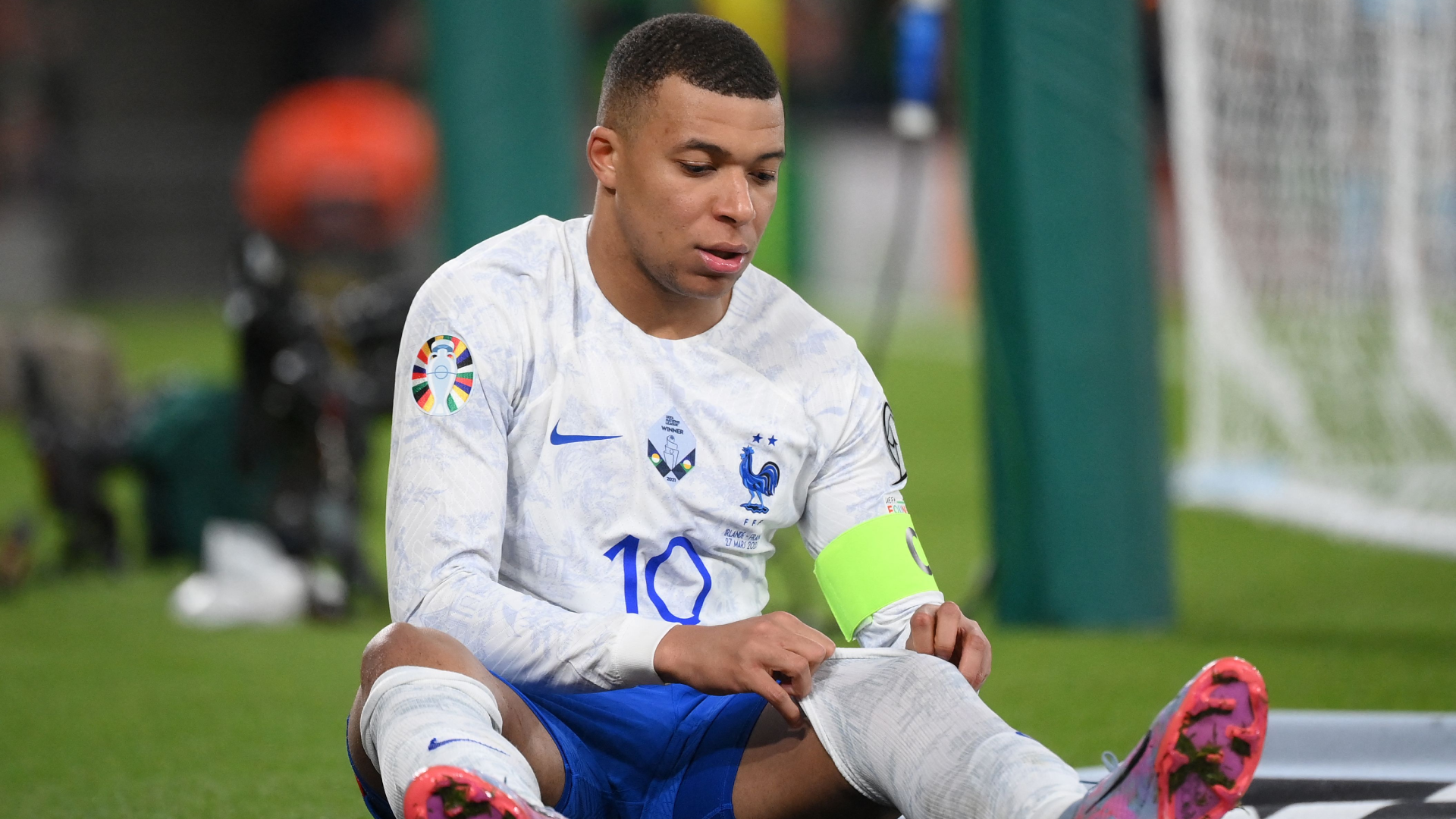 « Le roi fainéant », Kylian Mbappé prend très cher en équipe de France