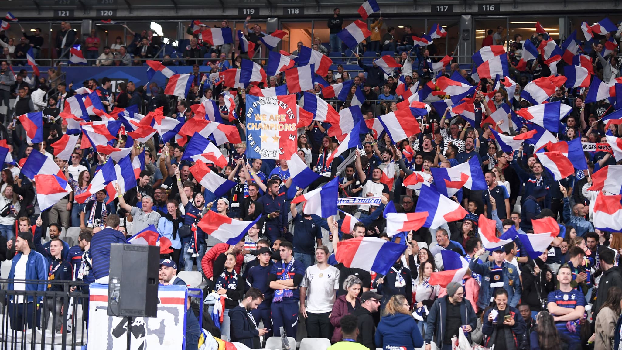 EdF: le 12e homme bien présent derrière les bleus en Irlande