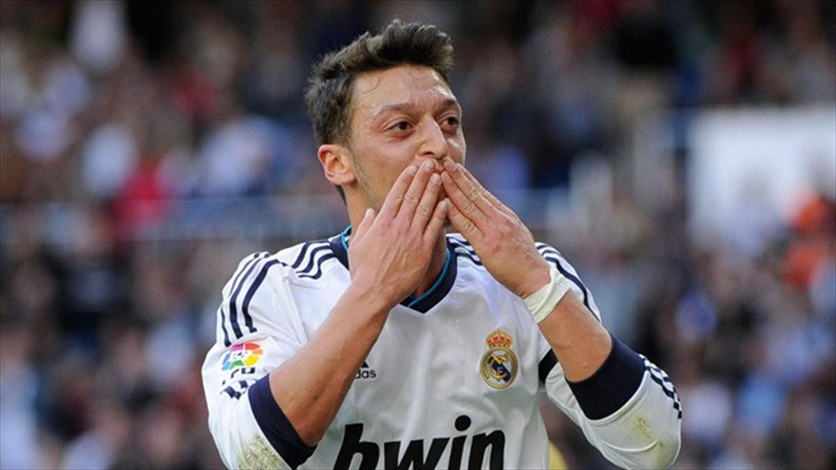Le Real Madrid réagit à la fin de carrière de Mezut Özil