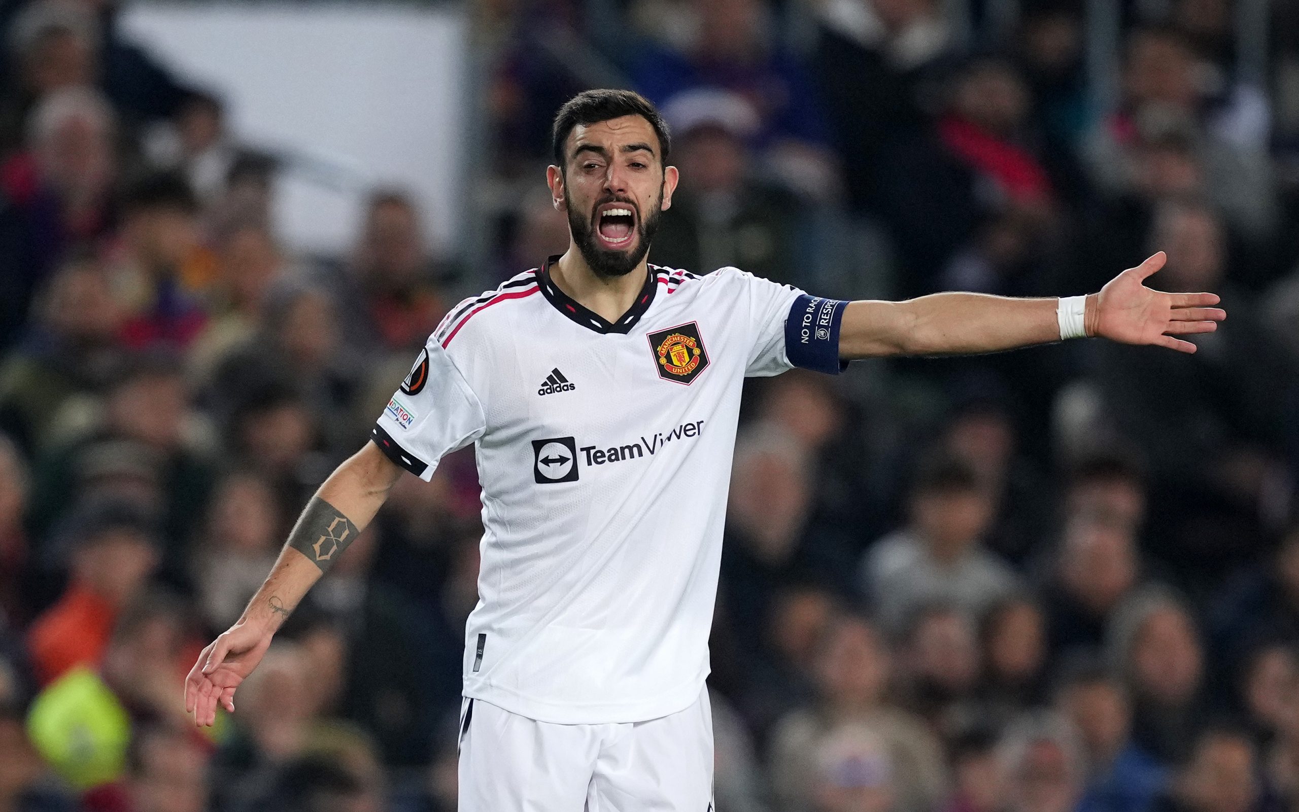 Les joueurs de Man Utd « irrités » par Bruno Fernandes après la défaite à Liverpool