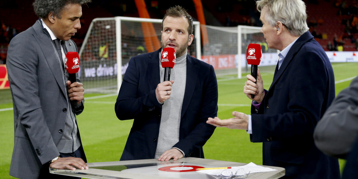 lr pierre van hooijdonk rafael van der vaart tom egbers during t 1154589