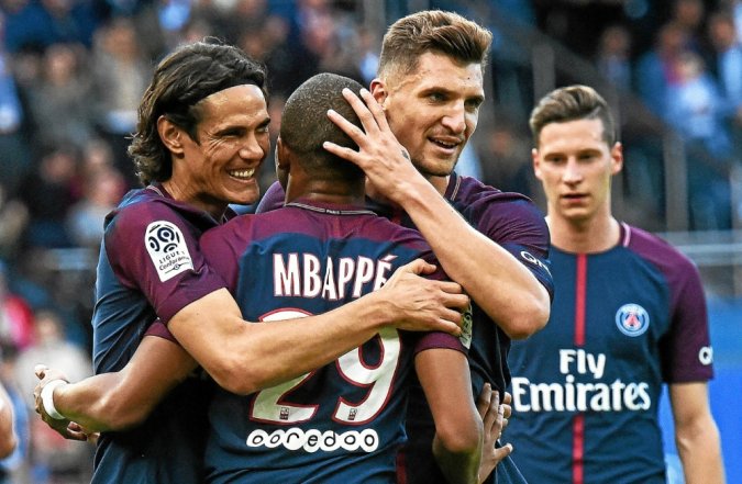 thomas meunier a droite pourrait participer a la fin de