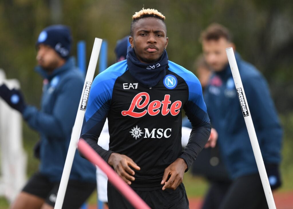 Le Napoli va proposer un nouveau contrat à Osimhen, alors que Chelsea et Manchester United s’intéressent à lui