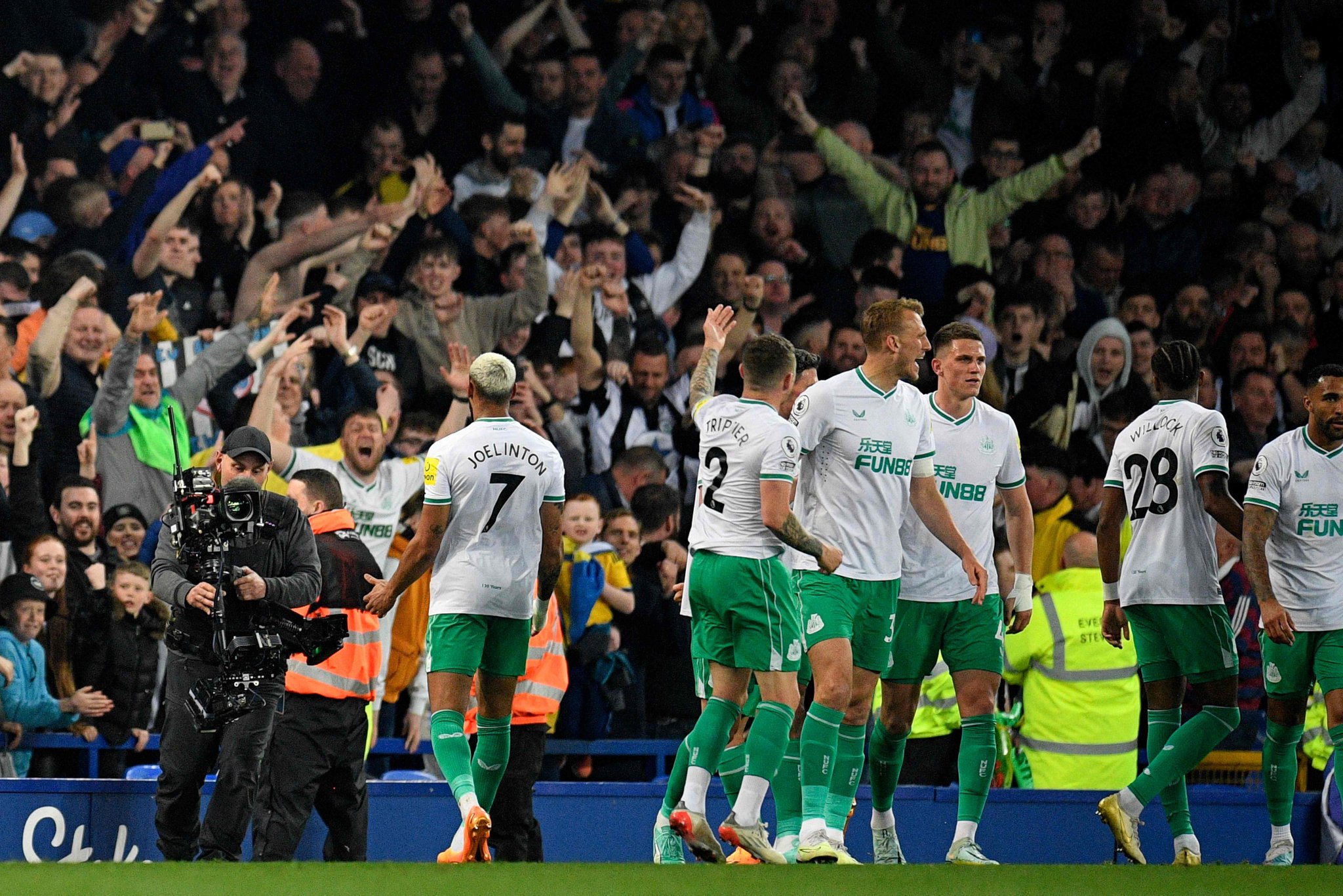 Grosse performance de Newcastle qui inflige une lourde défaite à Everton