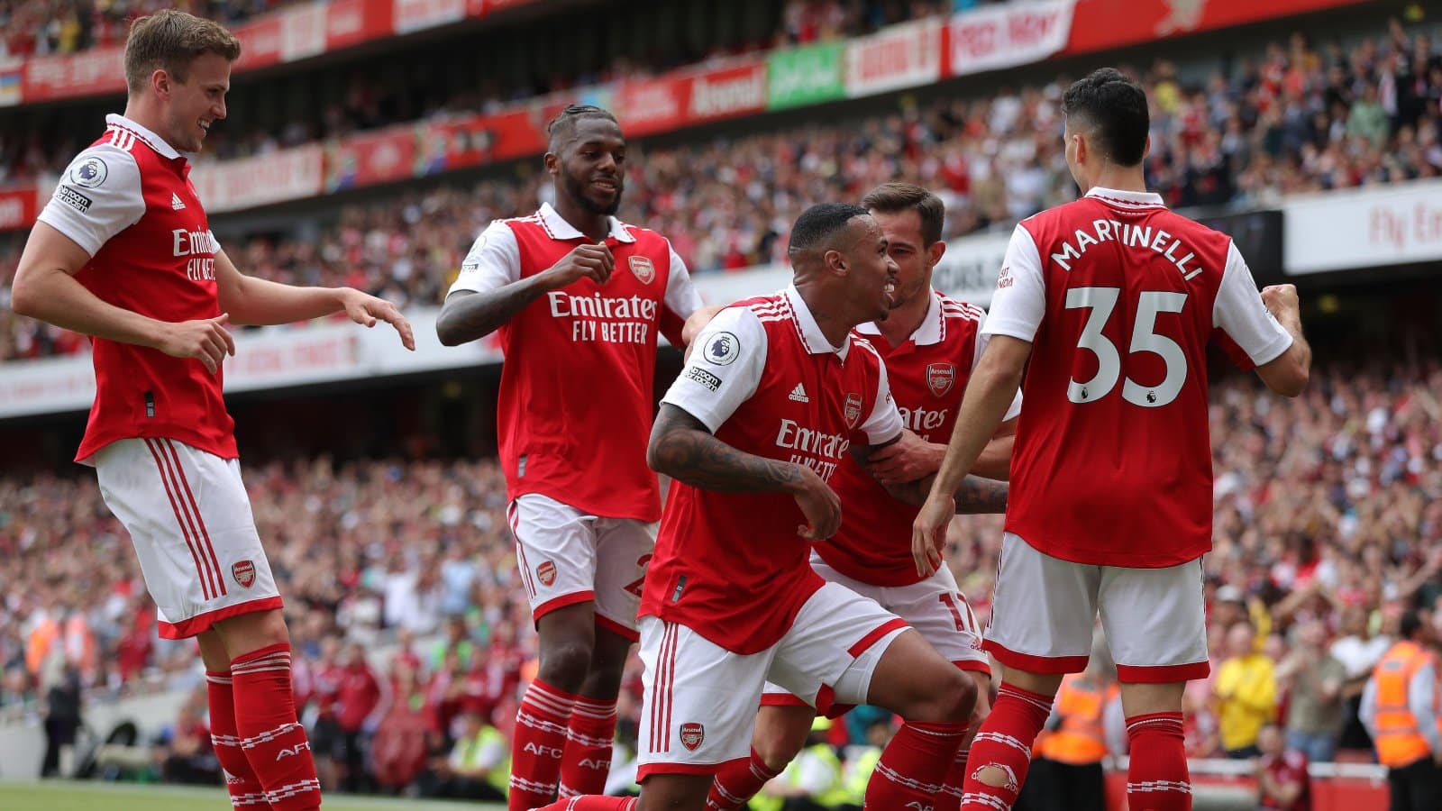 Arsenal celebrate goal v Everton