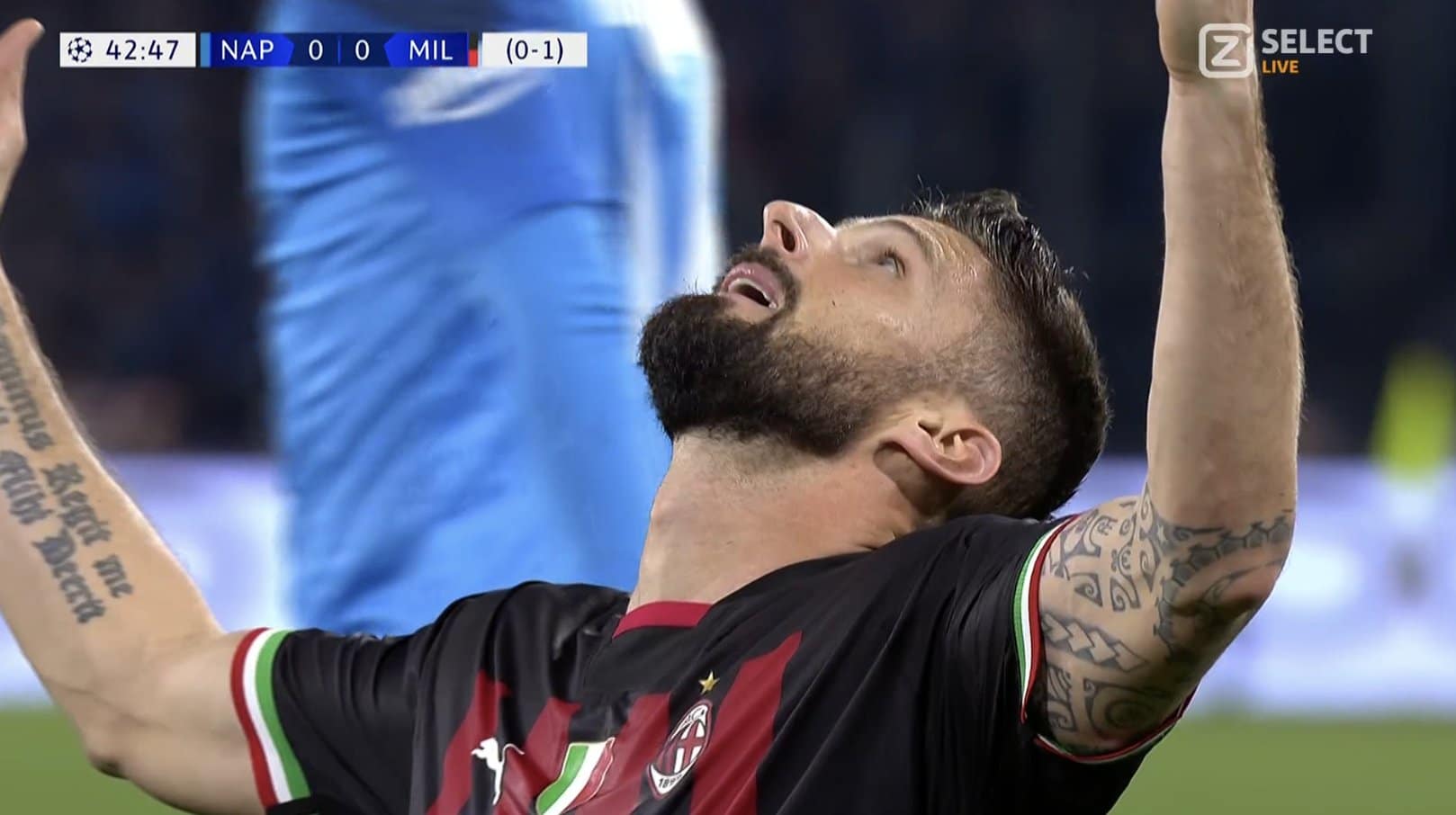 Gros travail de Leao, Giroud se rattrape et ouvre le score pour Milan sur le terrain du Napoli ! (VIDEO)